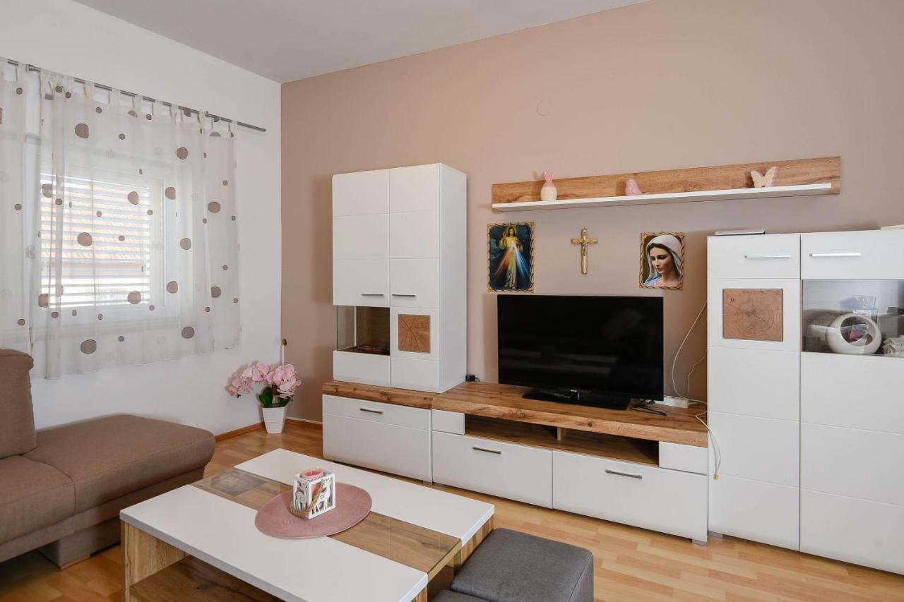 Apartments Karla Orebić Eksteriør billede
