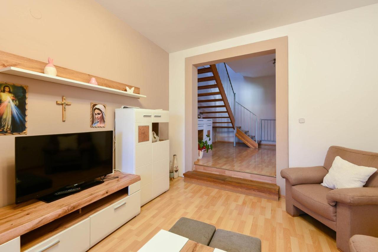 Apartments Karla Orebić Eksteriør billede